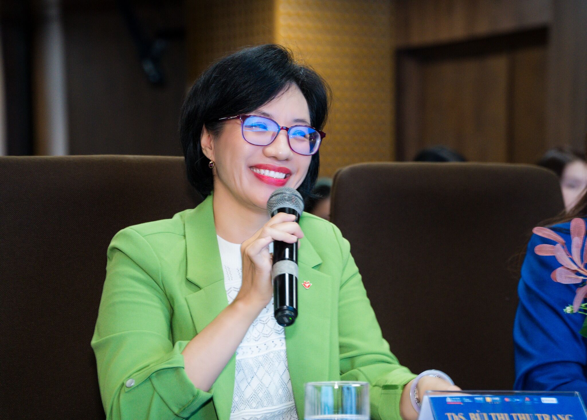 Hay Em lại về&hellip;